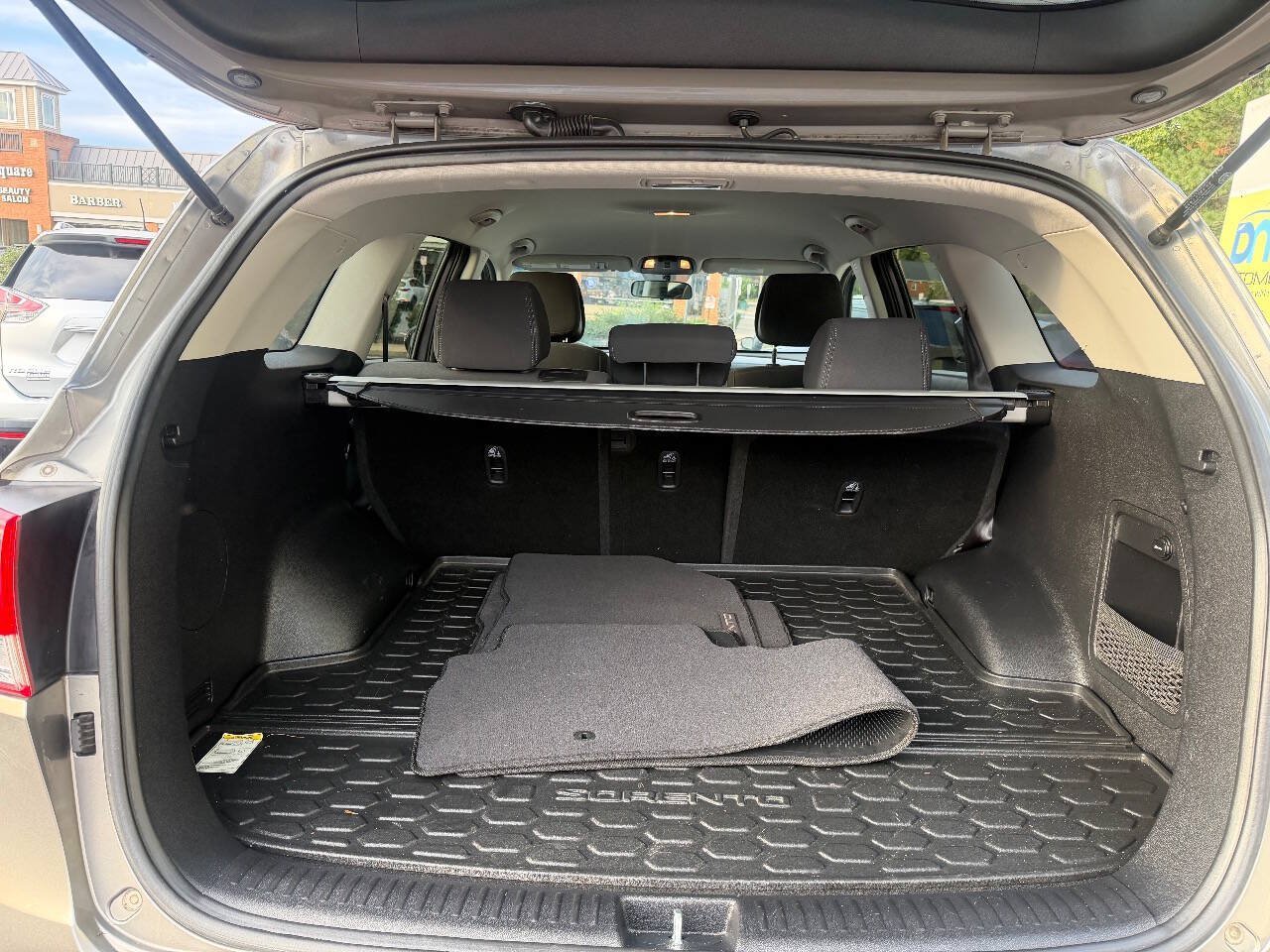 Used 2016 Kia Sorento L FWD image 9