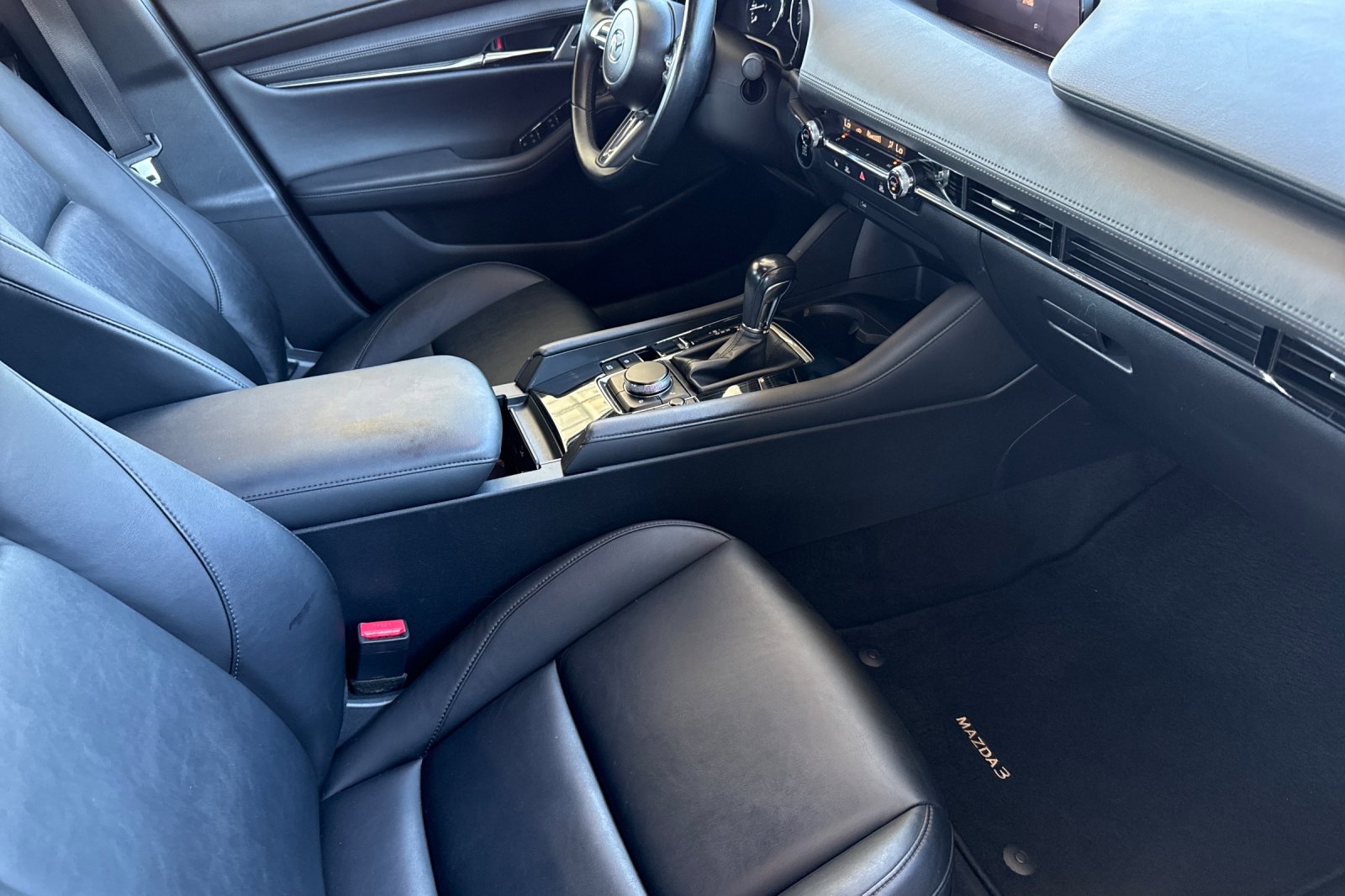 Used 2020 MAZDA MAZDA3 Preferred 4D Hatchback image 18