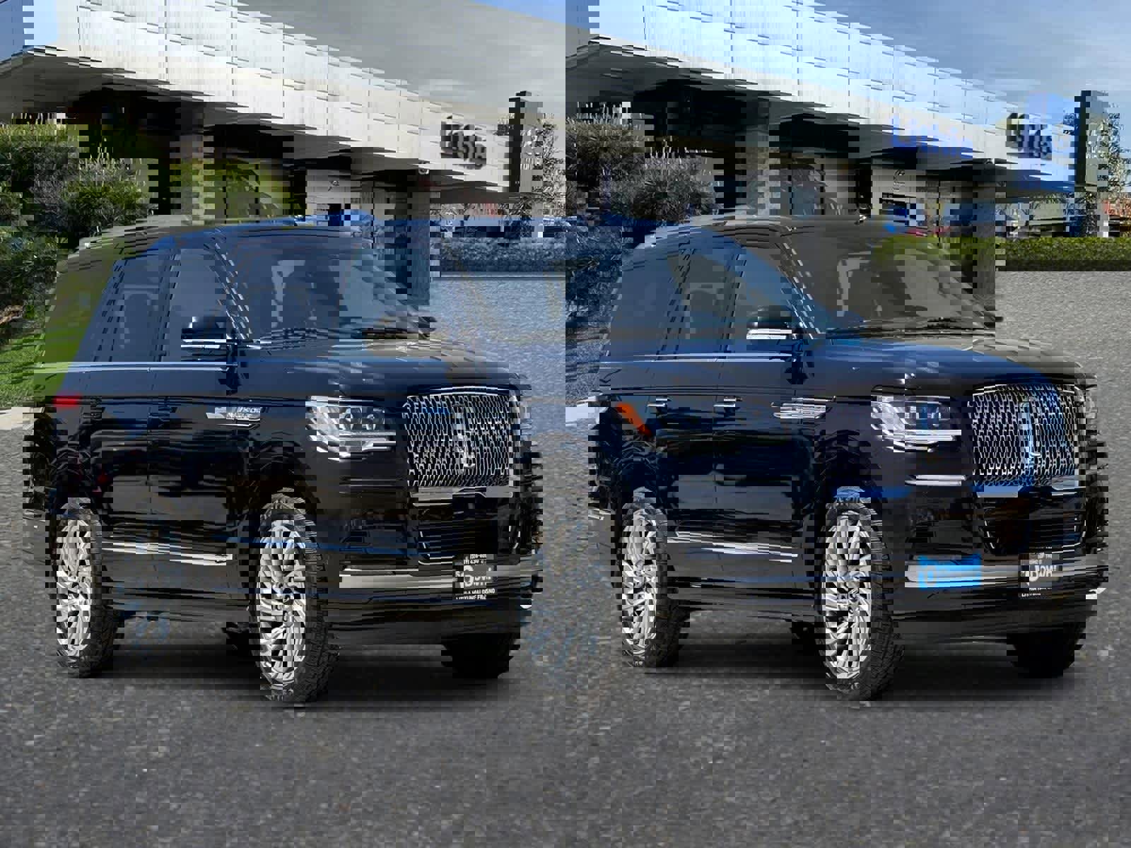 Used 2023 Lincoln Navigator Reserve image 9