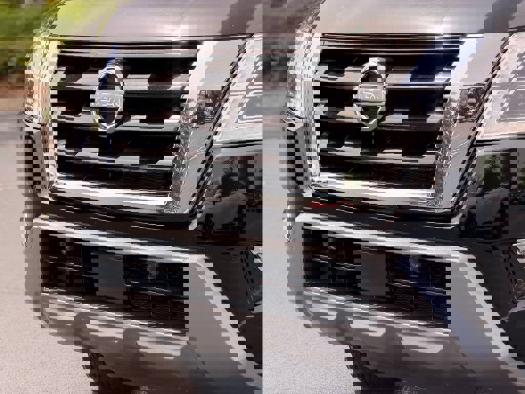 Used 2024 Nissan Armada SV image 10