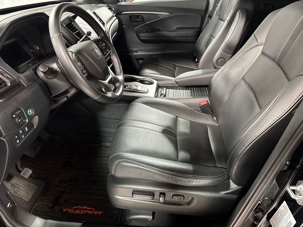 Used 2023 Honda Passport TrailSport image 3