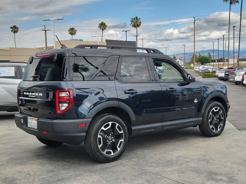 Used 2023 Ford Bronco Sport Outer Banks w/ Tech Package AWD/4WD image 4