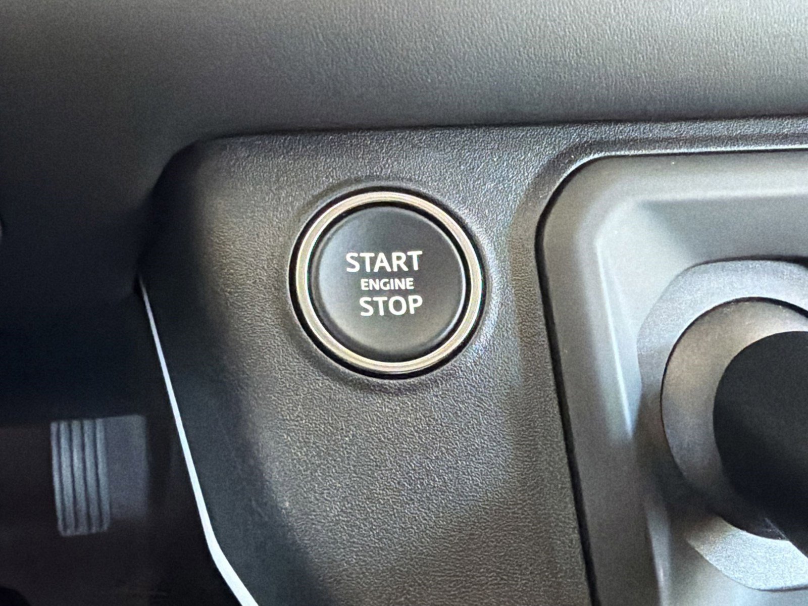 Used 2025 Land Rover Defender 110 S AWD/4WD image 27