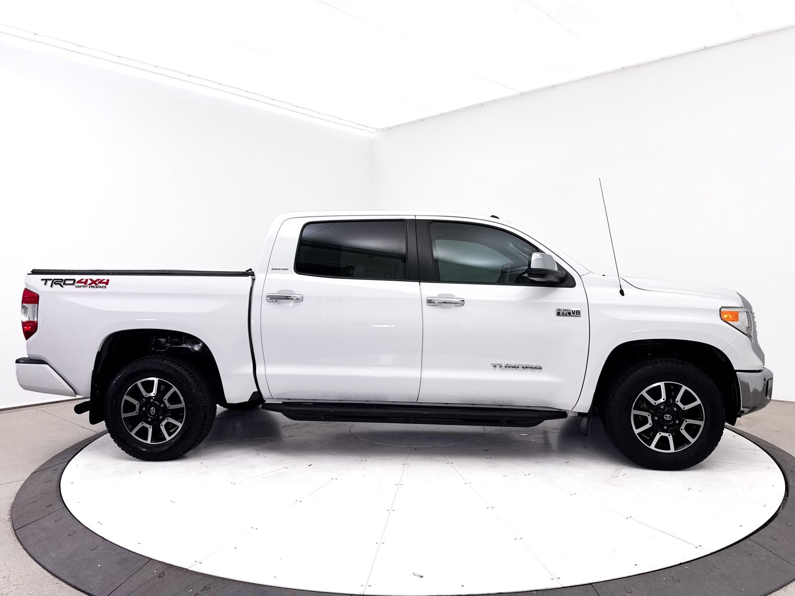 Used 2016 Toyota Tundra Limited w/ Limited Premium Package AWD/4WD image 39