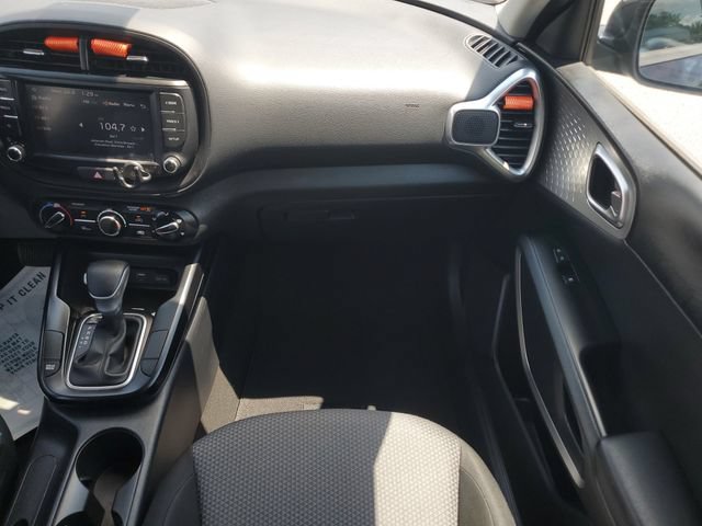Used 2023 Kia Soul LX w/ LX Technology Package FWD image 17
