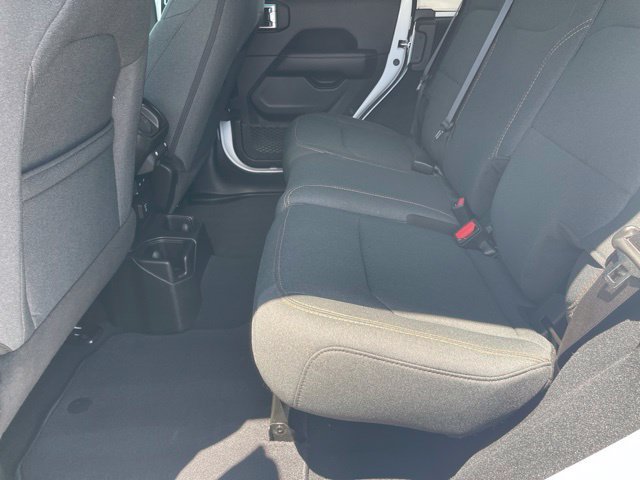 Used 2024 Jeep Wrangler Unlimited Sahara AWD/4WD image 19