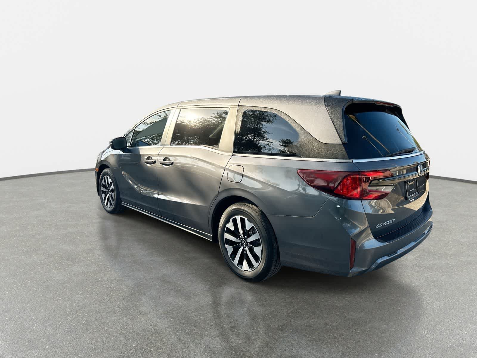 Used 2026 Honda Odyssey EX-L image 6