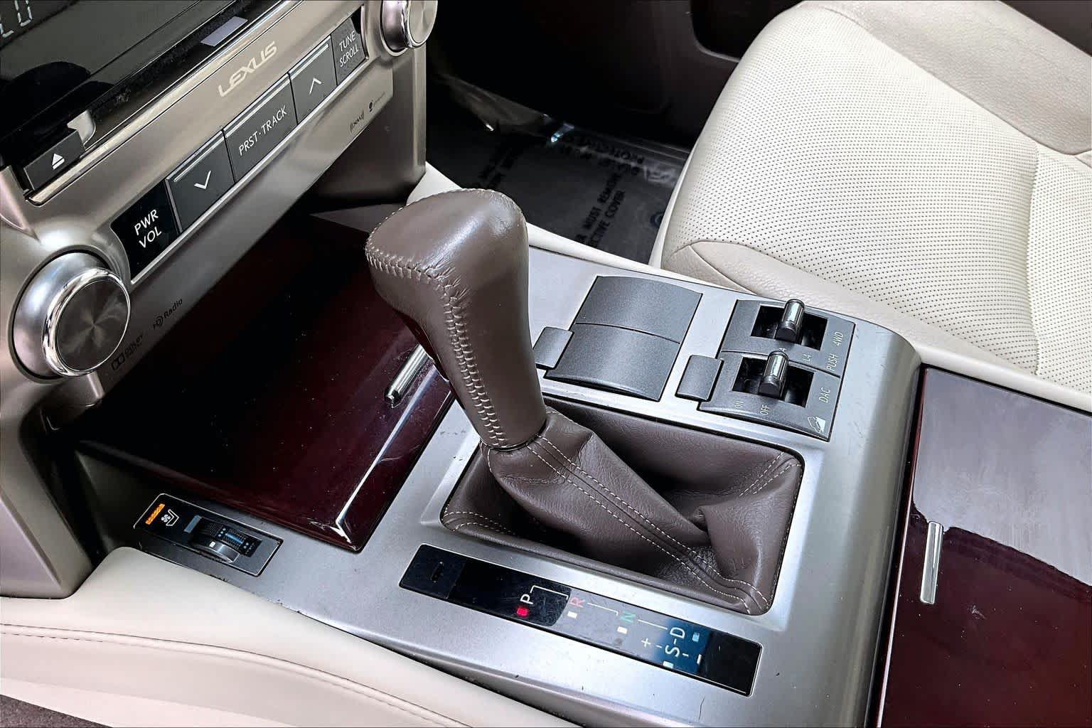 Used 2019 Lexus GX 460 Premium w/ Premium Package AWD/4WD image 17