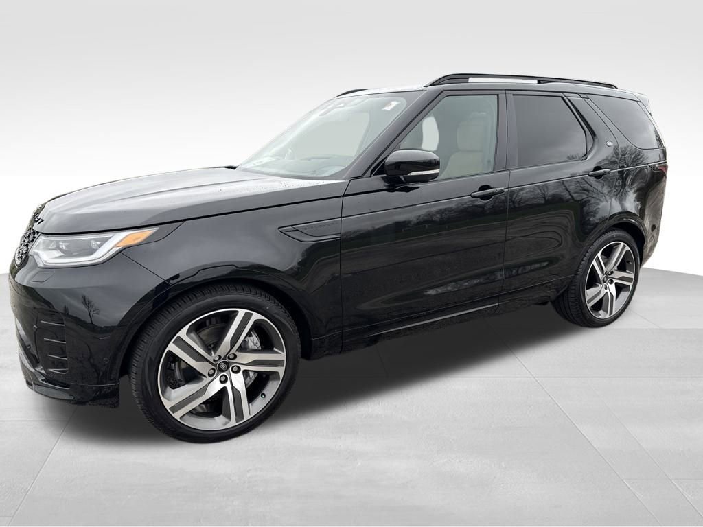 New 2024 Land Rover Discovery Dynamic SE