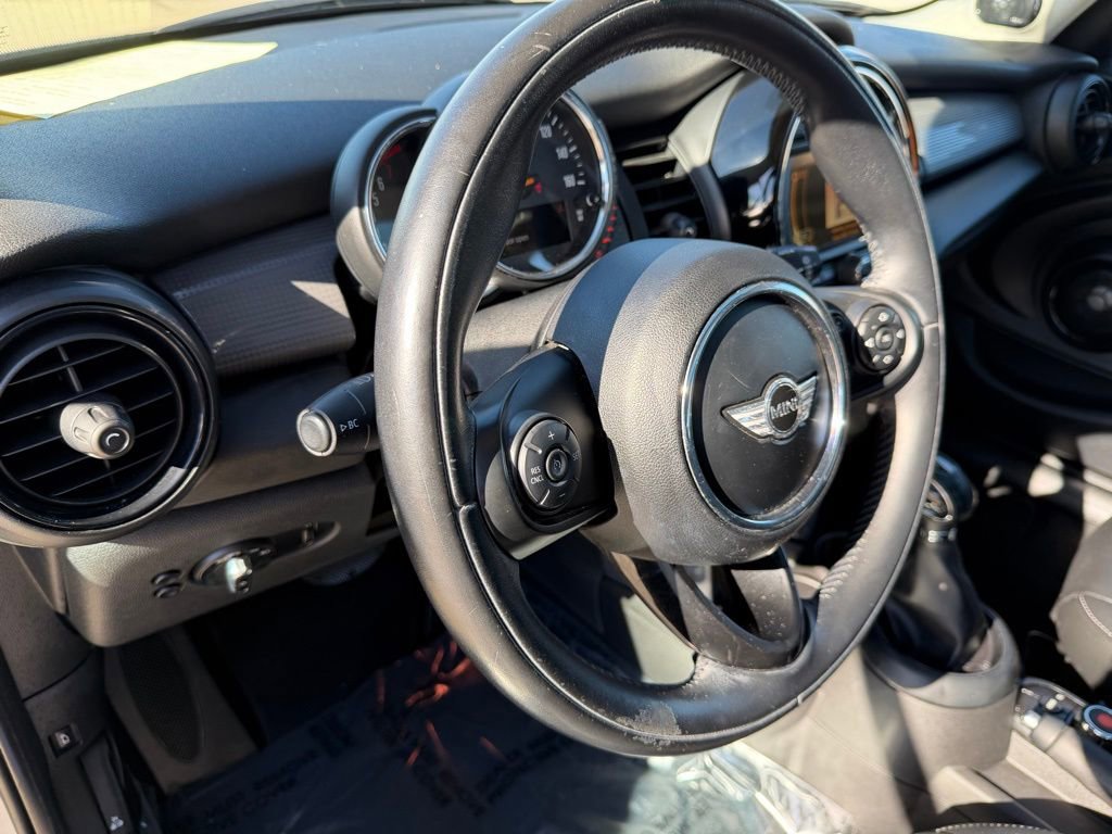 Used 2017 MINI Cooper 4-Door Hardtop image 30