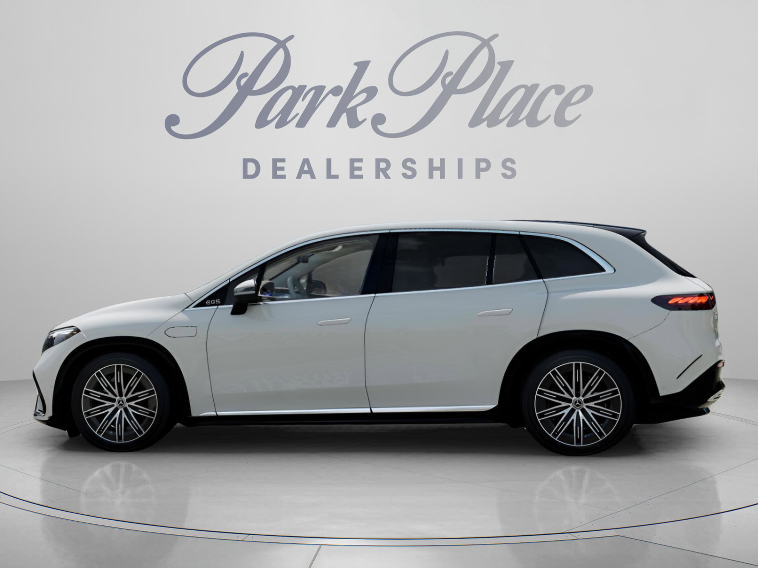 Used 2023 Mercedes-Benz EQS 580 4MATIC SUV image 8
