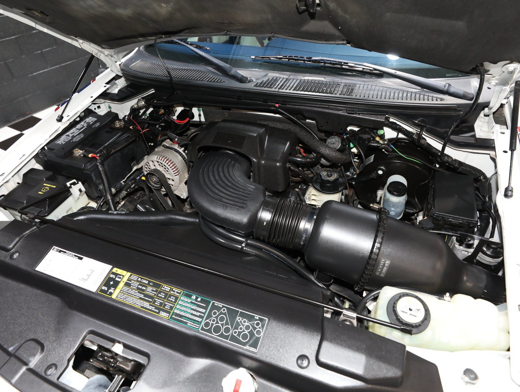 Used 2002 Ford F150 2WD SuperCrew image 2