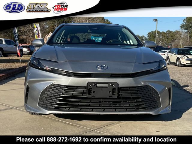 Used 2025 Toyota Camry LE video 2