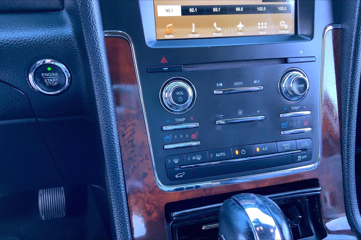 Used 2017 Lincoln Navigator Select RWD image 15