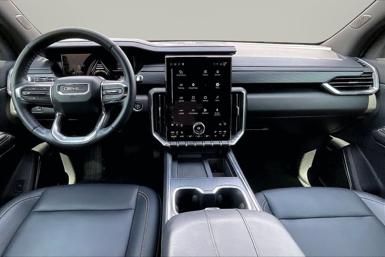 Used 2025 GMC Acadia Elevation w/ Elevation Premium Package FWD image 15