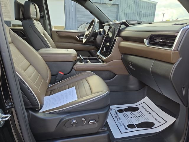 Used 2025 GMC Yukon Denali Ultimate w/ LPO, Floor Liner Package image 41