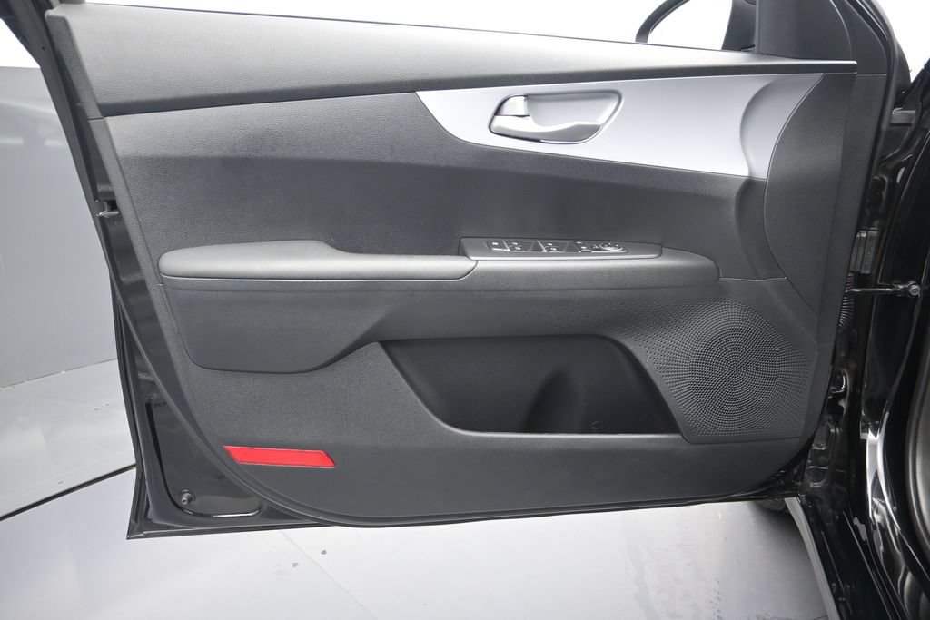 Used 2024 Kia Forte LXS w/ LXS Technology Package FWD image 12