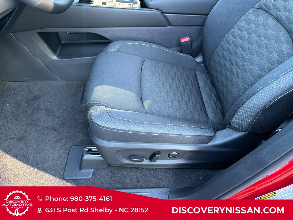 New 2026 Nissan Pathfinder SV w/ SV Premium Package FWD image 12