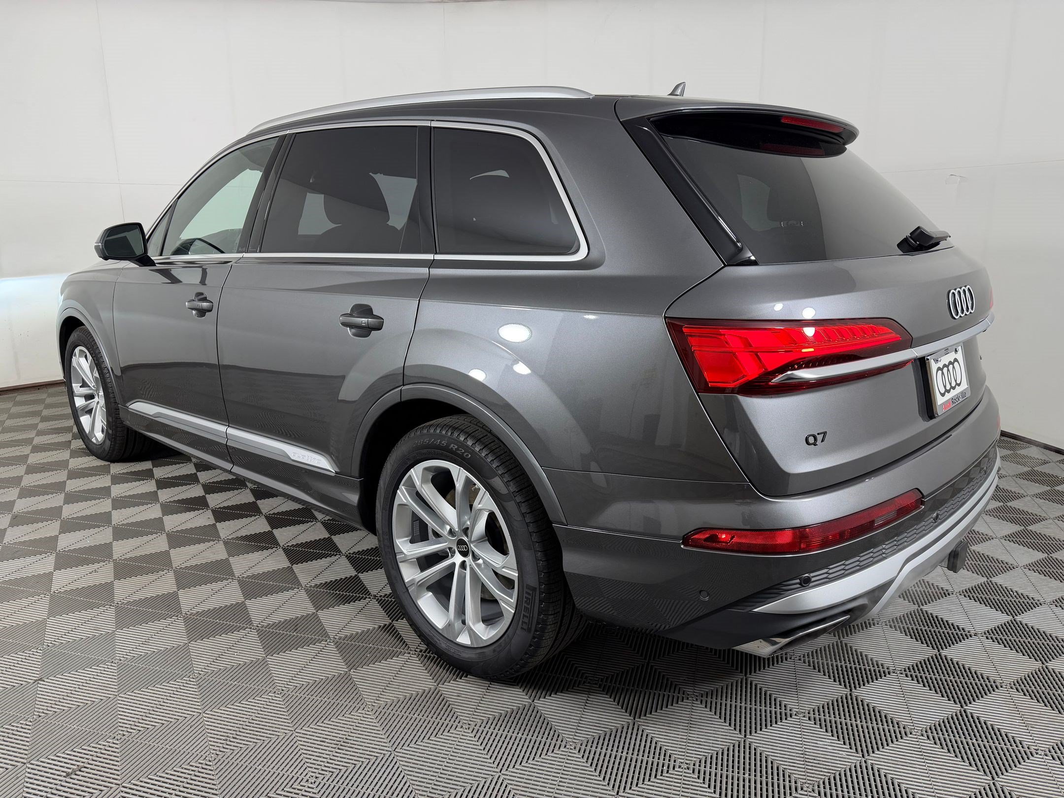 Certified 2026 Audi Q7 3.0T Premium Plus w/ Premium Plus Package AWD/4WD image 3
