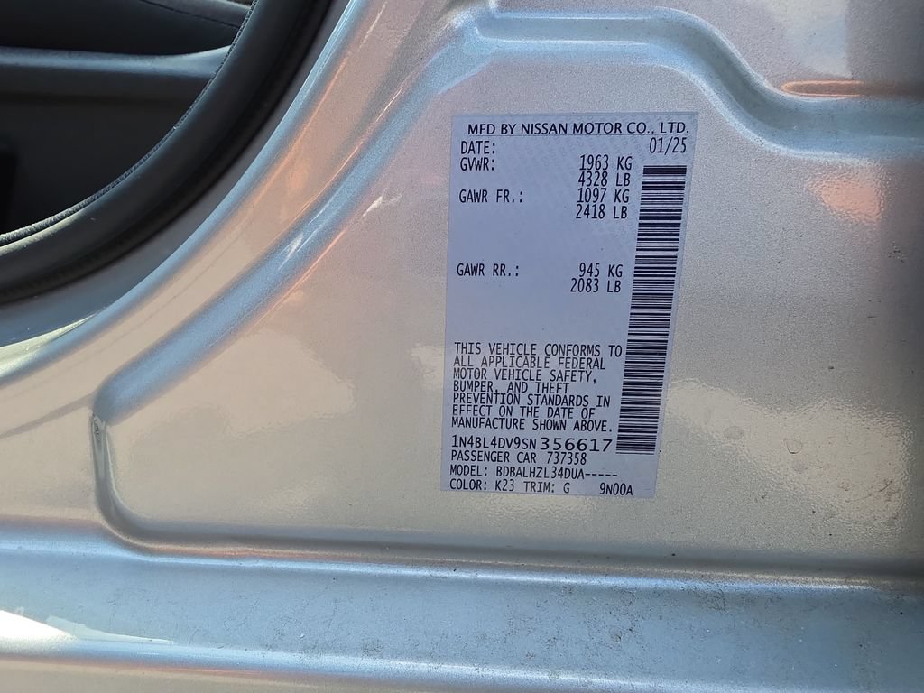 Used 2025 Nissan Altima 2.5 SV FWD image 11