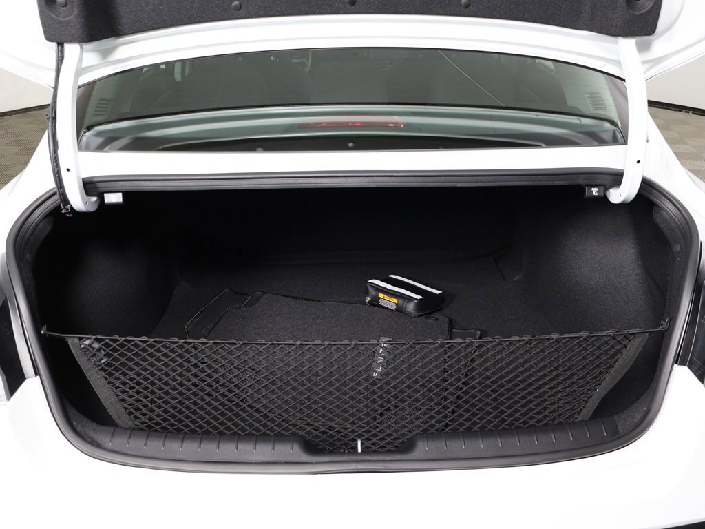 Used 2025 Hyundai Elantra Blue image 15