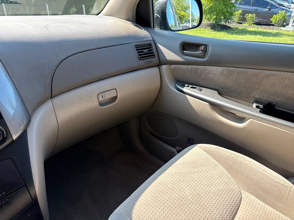 Used 2010 Toyota Sienna LE FWD image 17