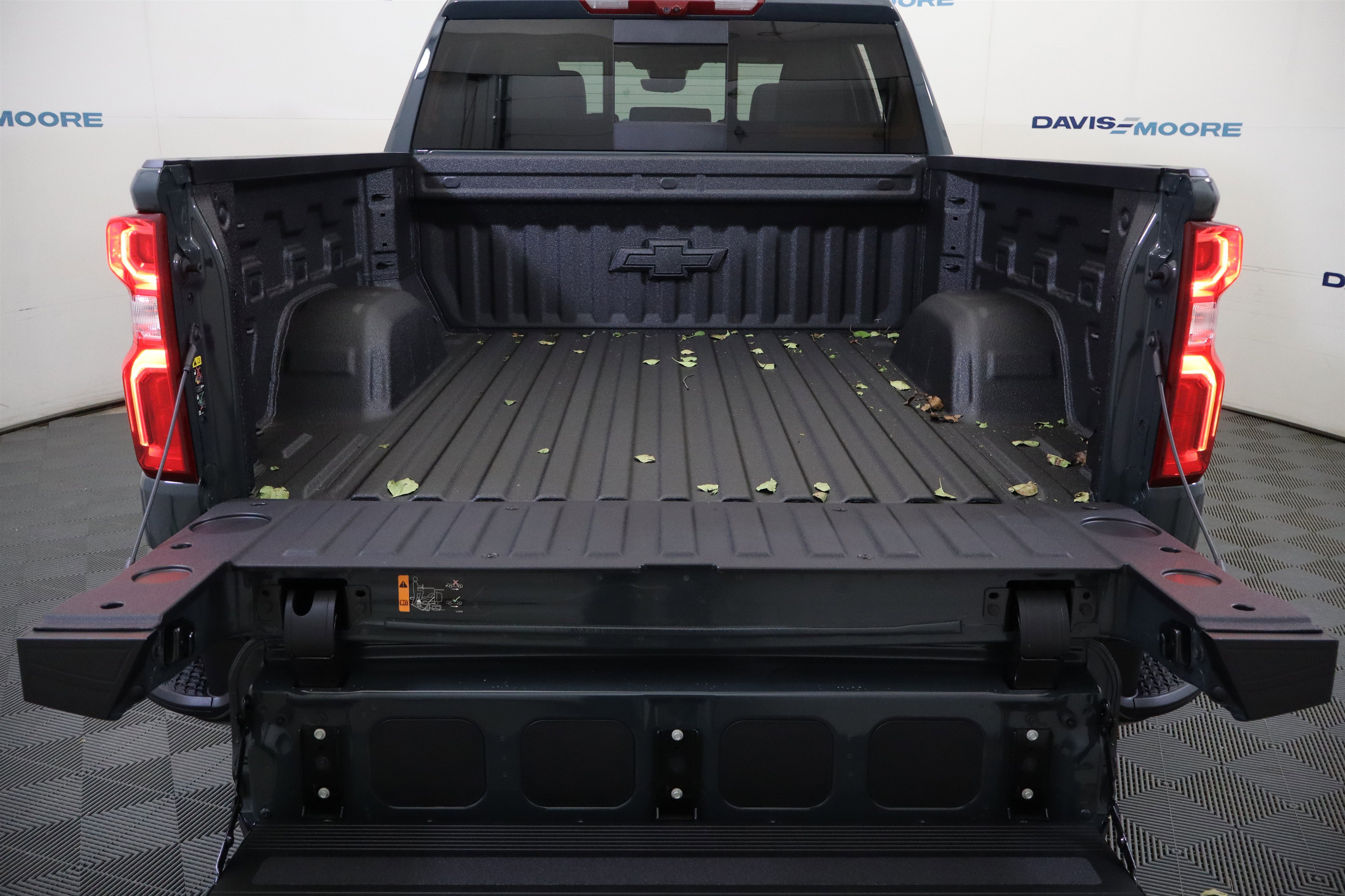 New 2026 Chevrolet Silverado 1500 ZR2 w/ Dark Appearance Package image 7