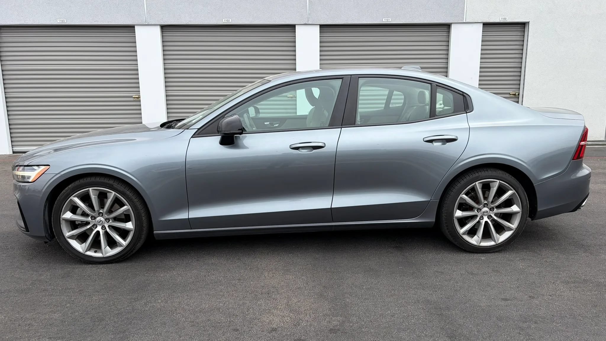 Used 2021 Volvo S60 T5 Momentum AWD/4WD image 2