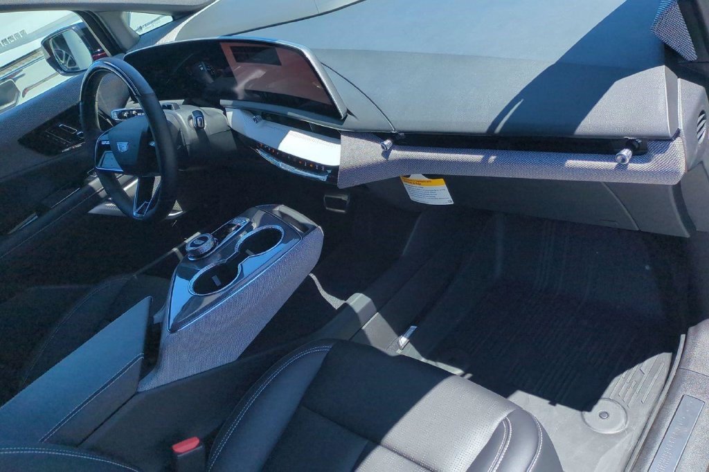 Certified 2026 Cadillac Optiq Sport 2 w/ LPO, Floor Liner Package RWD image 18