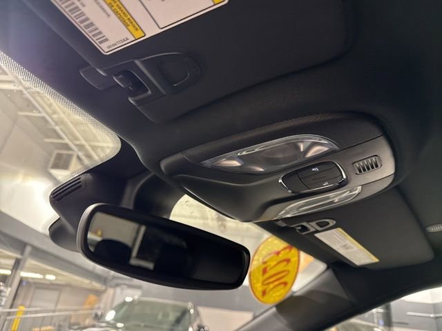 Used 2023 Jeep Compass Latitude image 40