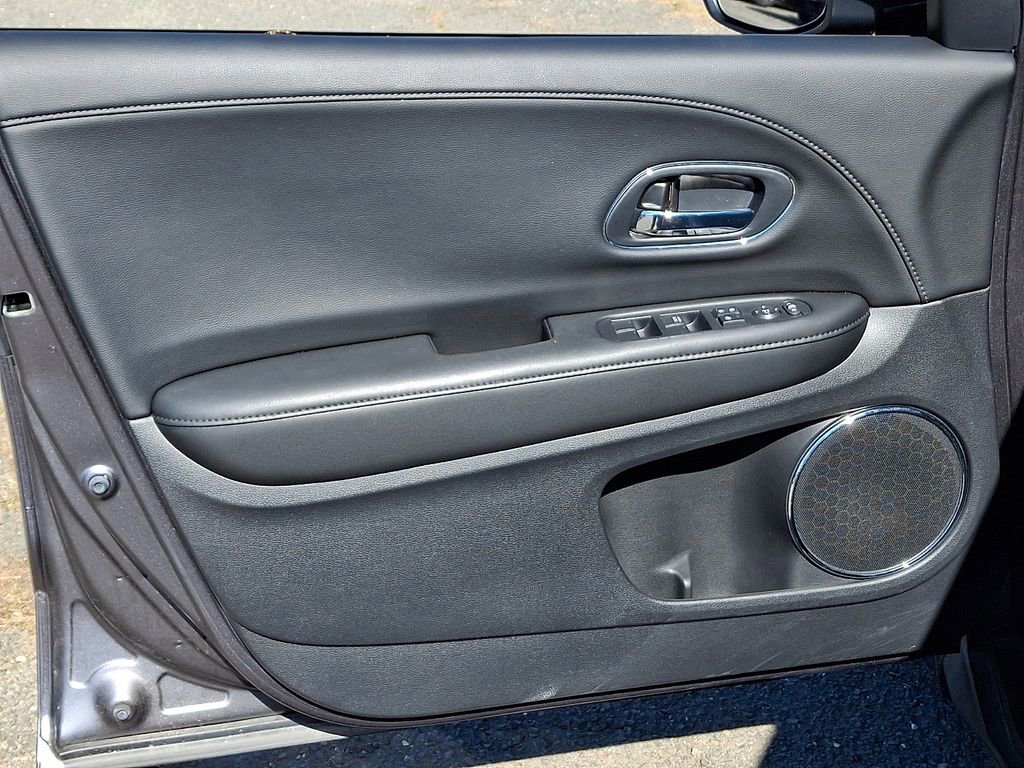 Used 2021 Honda HR-V EX-L image 12