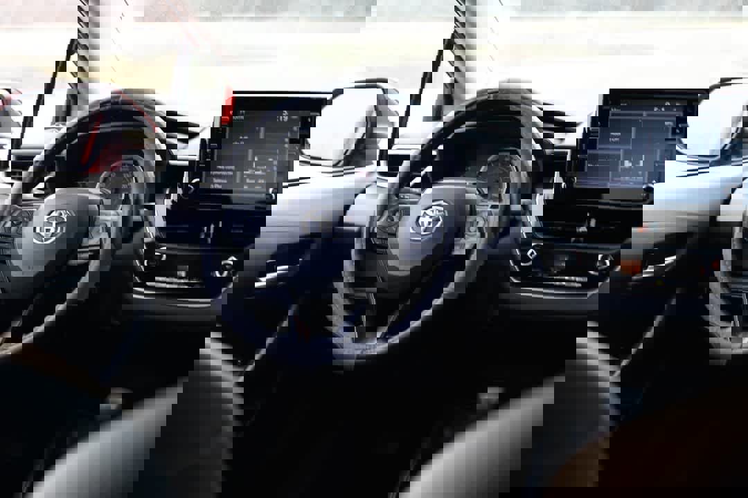 Used 2020 Toyota Corolla LE image 10