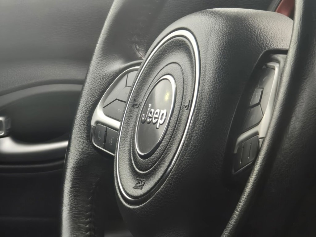 Used 2021 Jeep Renegade Trailhawk image 18