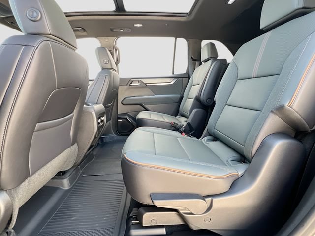 New 2026 GMC Acadia AT4 w/ Luxury Package AWD/4WD image 17