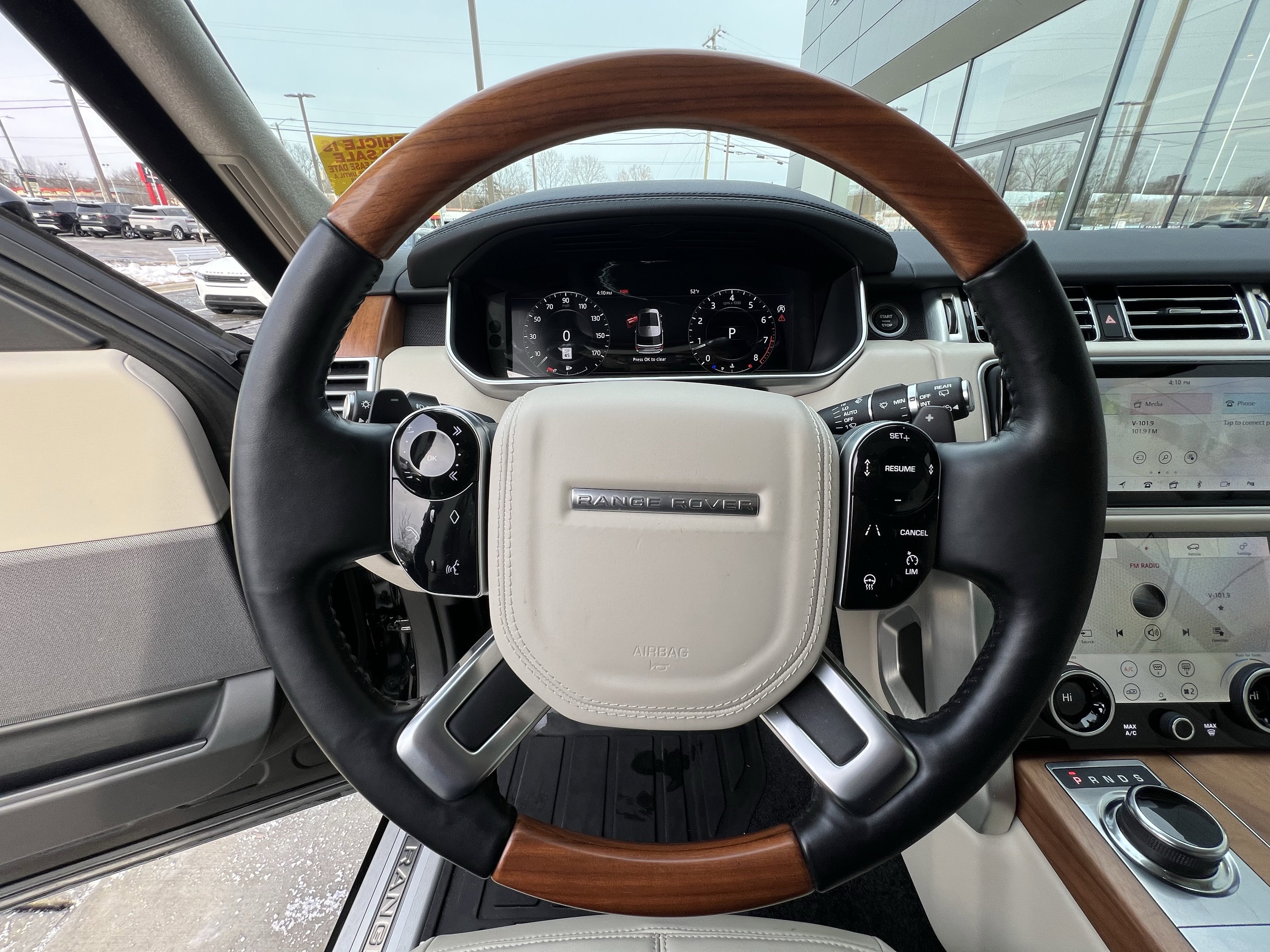 Used 2020 Land Rover Range Rover Long Wheelbase HSE image 18