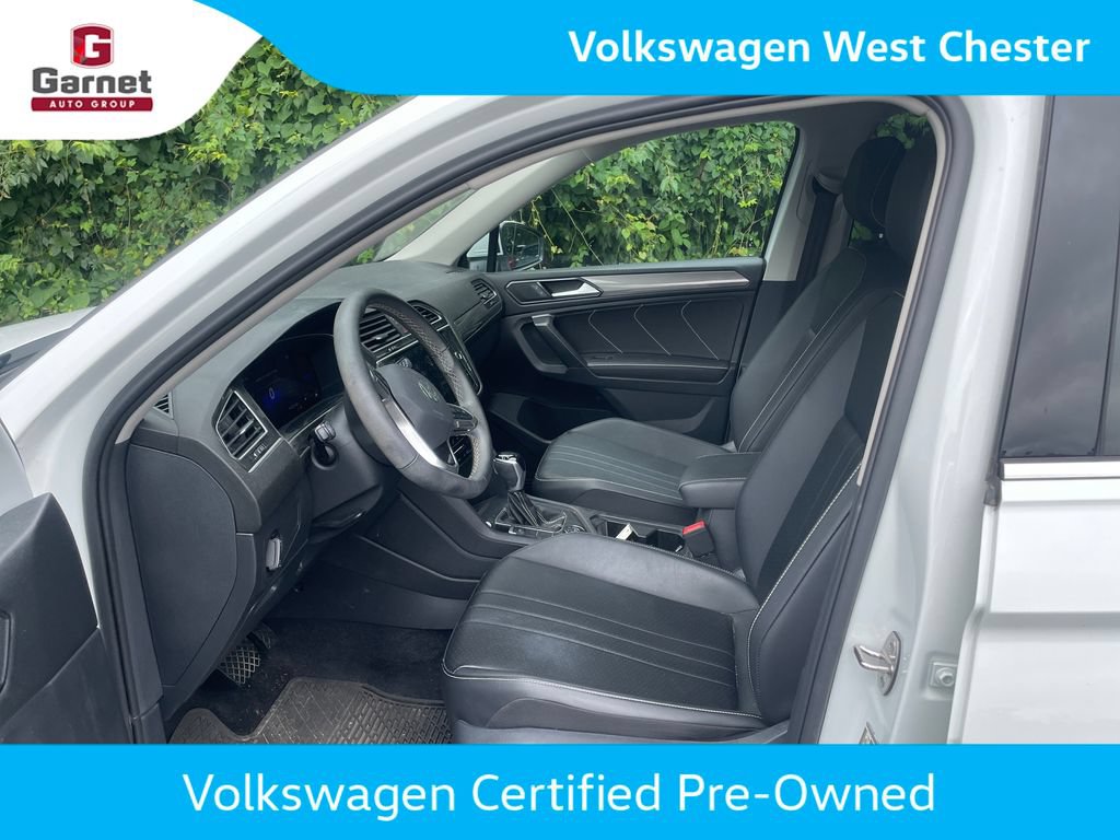 Used 2022 Volkswagen Tiguan SE R-Line AWD/4WD image 3
