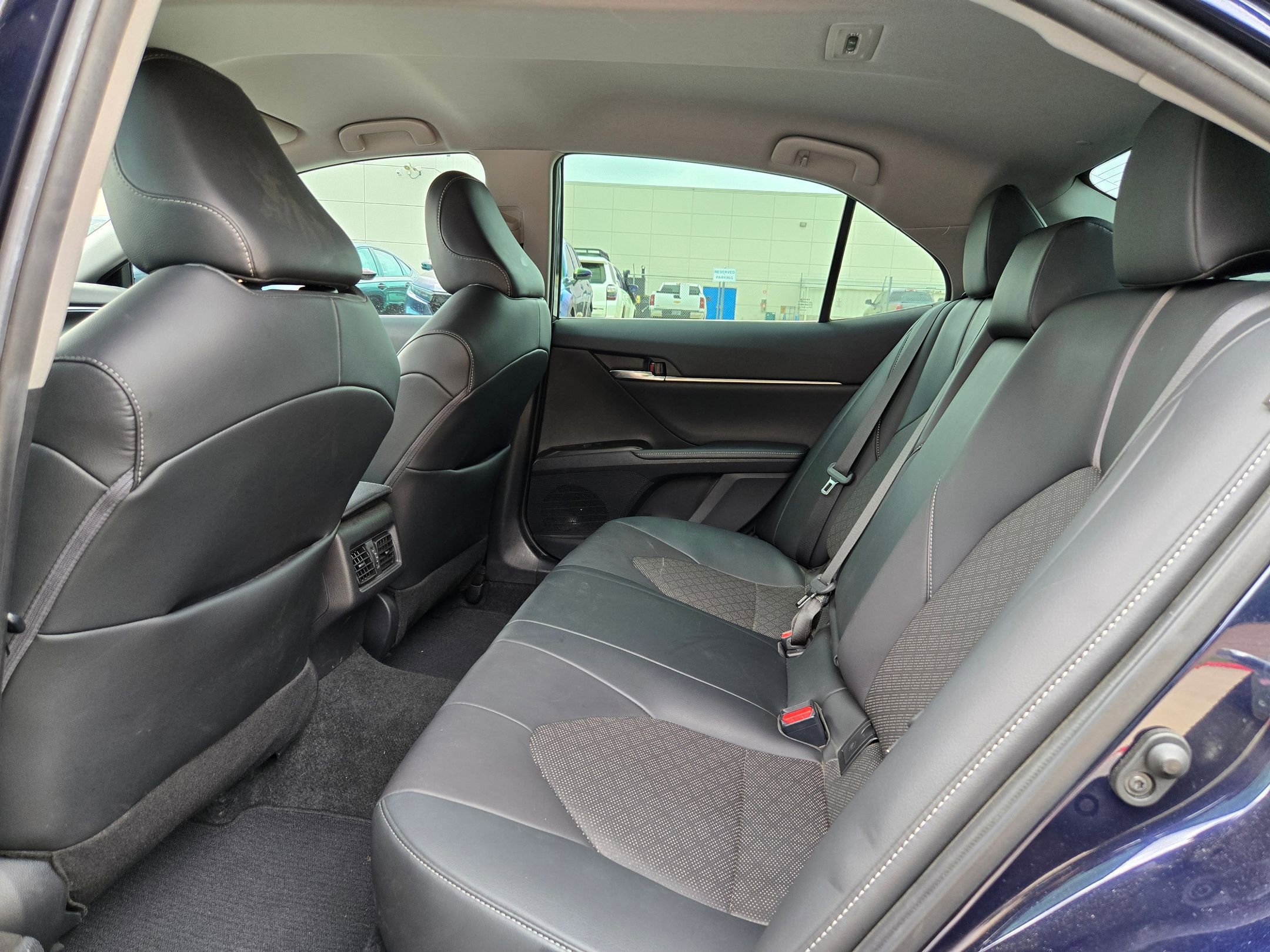 Used 2022 Toyota Camry XSE FWD image 14