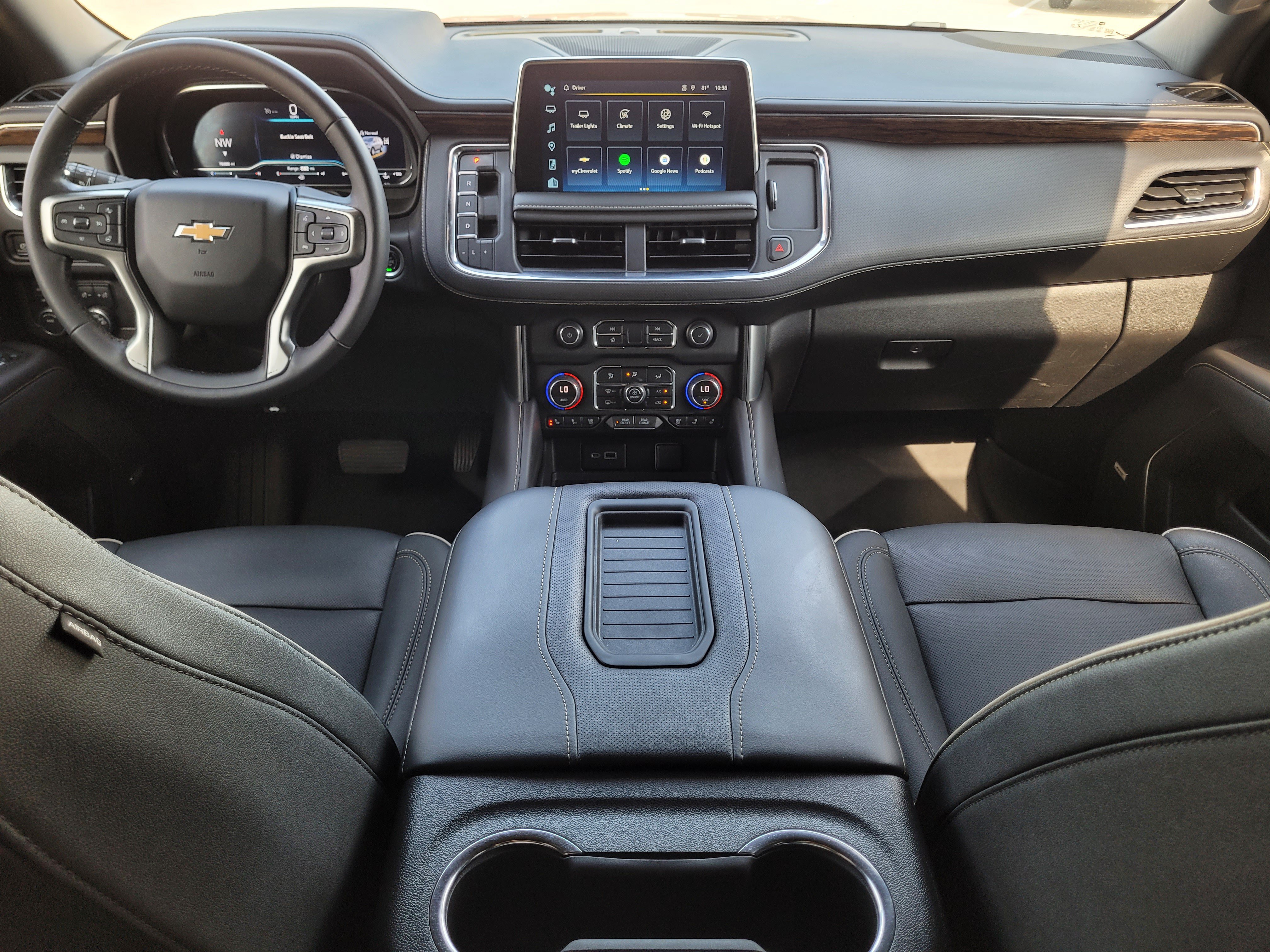 Used 2022 Chevrolet Suburban Premier AWD/4WD image 13