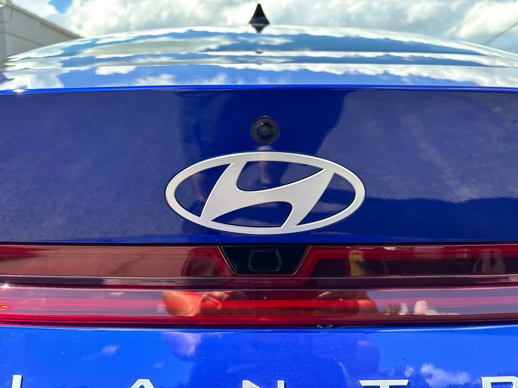Certified 2025 Hyundai Elantra SEL FWD image 31