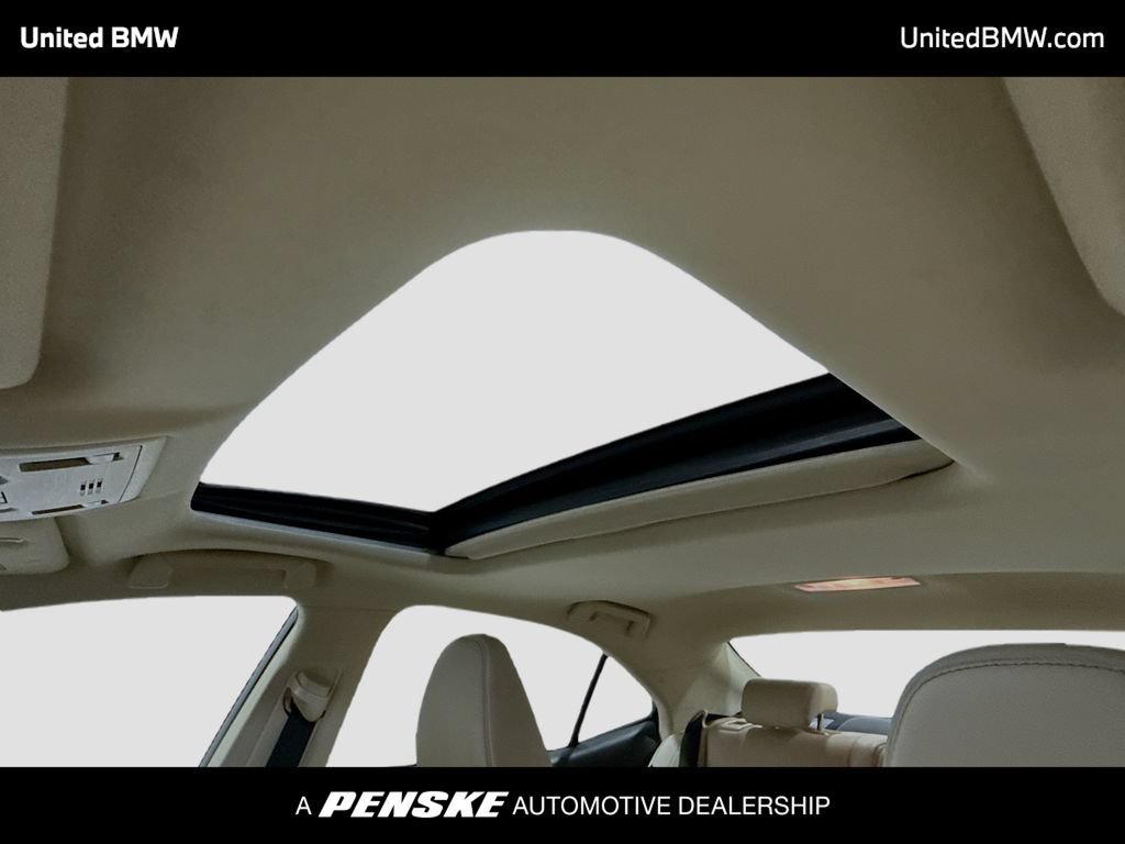 Used 2016 Lexus IS 200t RWD image 11