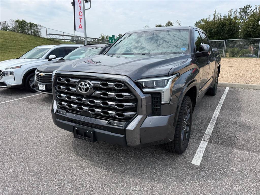 Used 2023 Toyota Tundra Platinum w/ Advanced Package AWD/4WD image 4
