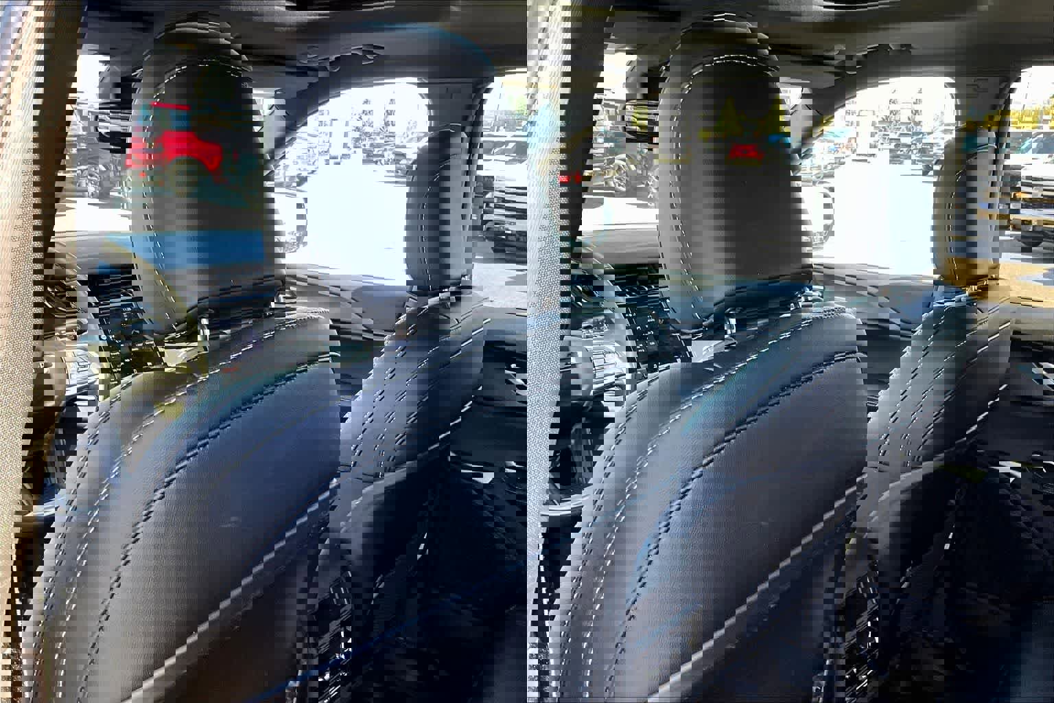 Used 2024 Jeep Grand Cherokee Altitude image 12