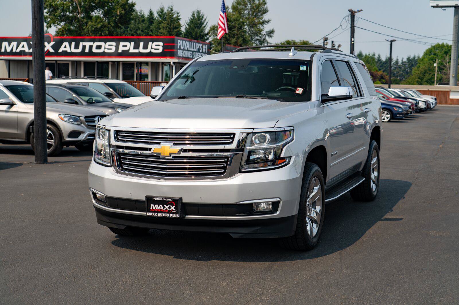 Used 2017 Chevrolet Tahoe Premier w/ Max Trailering Package AWD/4WD image 4