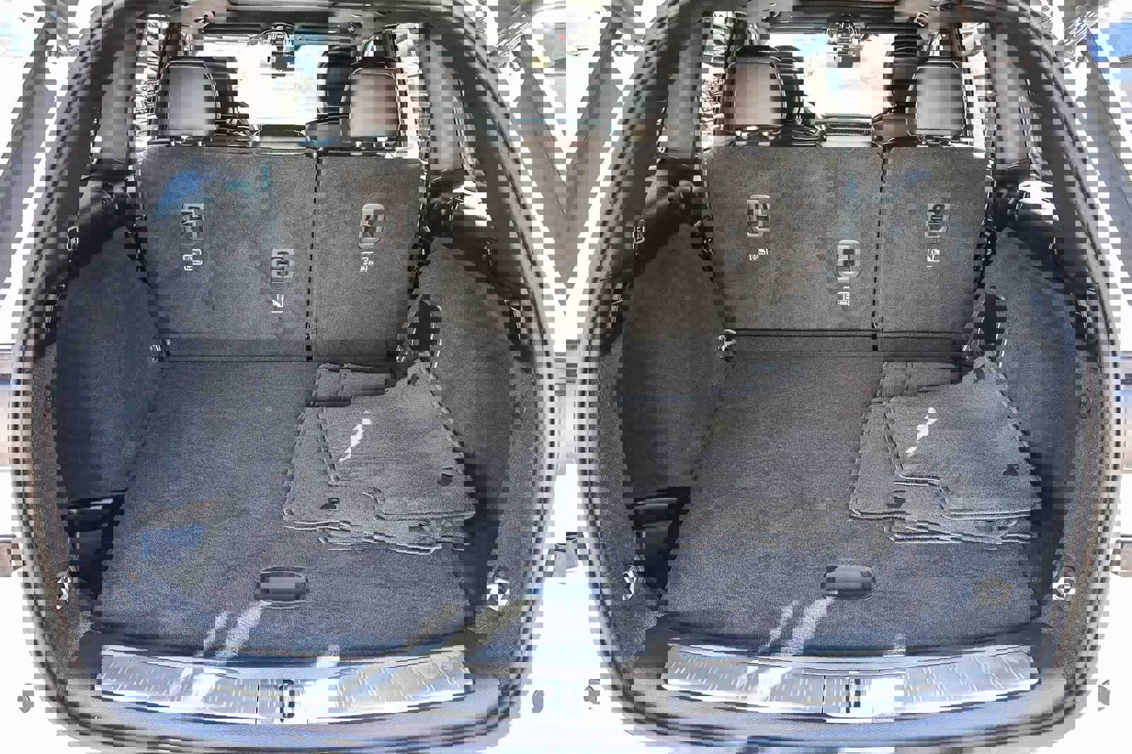 Used 2023 Jeep Grand Cherokee Overland w/ Adv Protech Group III image 24