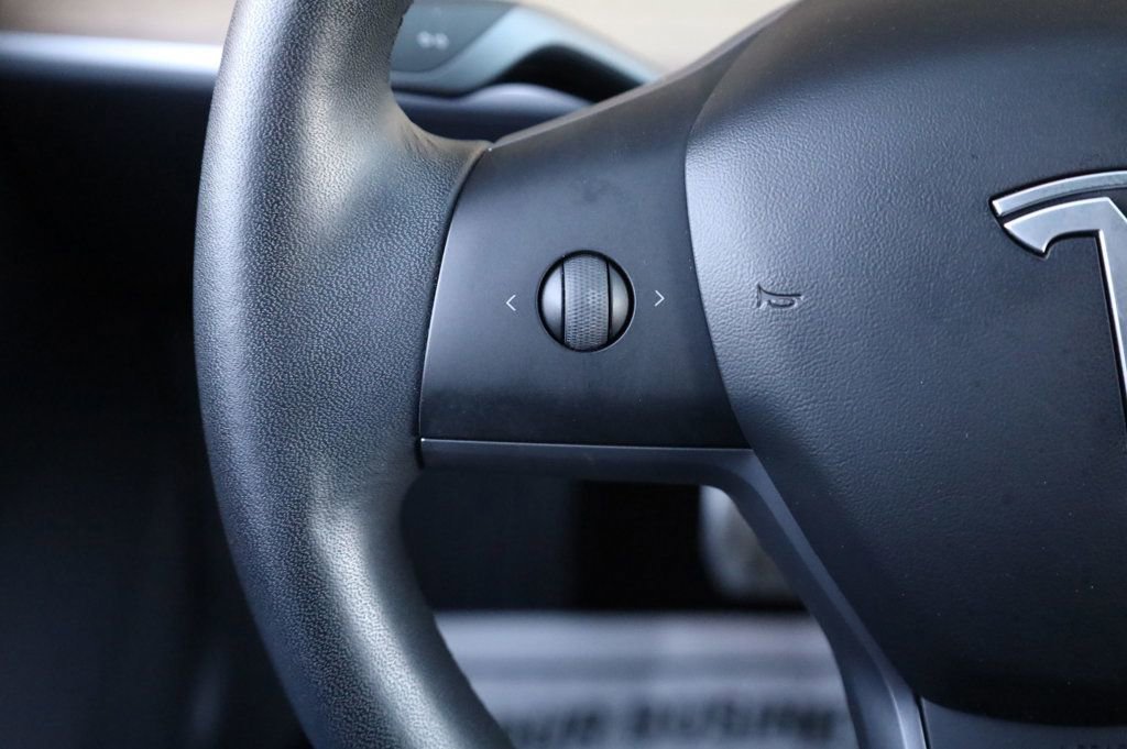 Used 2019 Tesla Model 3 Performance image 28