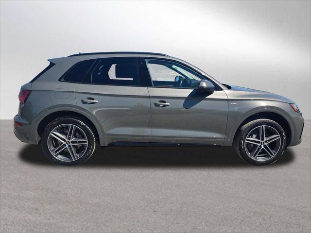Used 2023 Audi Q5 e Premium Plus w/ Premium Plus Package image 2