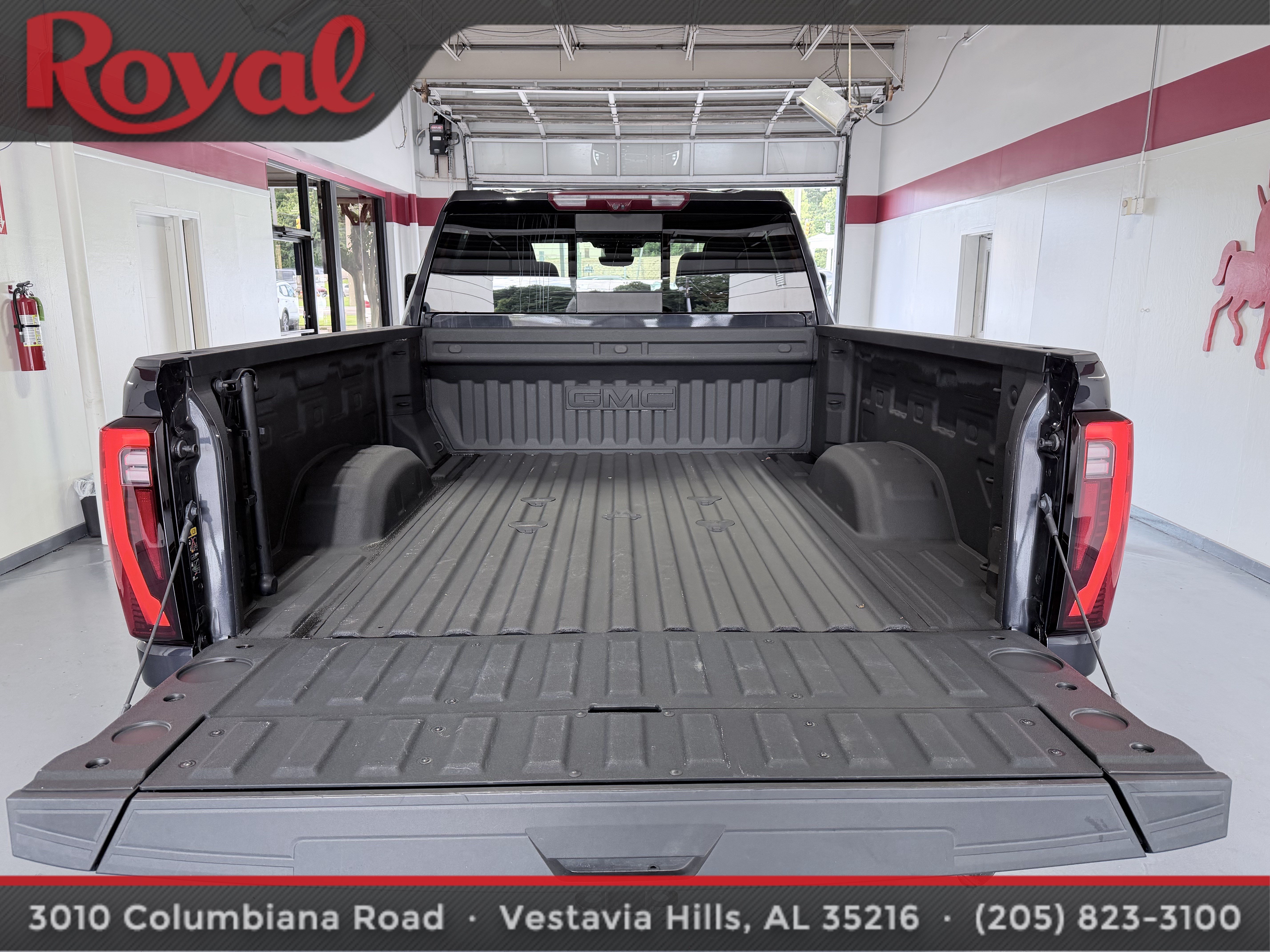 Used 2025 GMC Sierra 2500 Denali Ultimate w/ Max Trailering Package AWD/4WD image 8