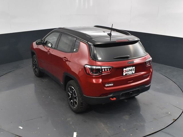 New 2026 Jeep Compass Trailhawk w/ Sun, Sound & Navigation Group AWD/4WD image 37