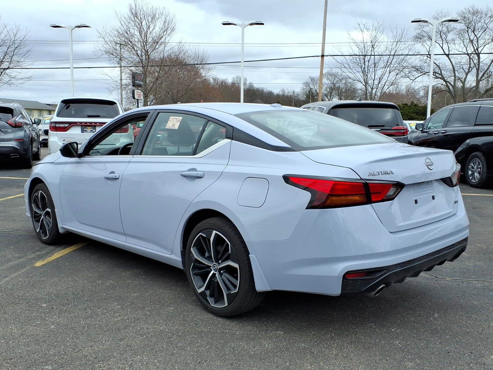 Used 2025 Nissan Altima 2.5 SR AWD/4WD image 6