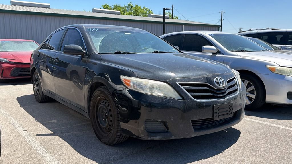 Used 2010 Toyota Camry LE FWD image 3